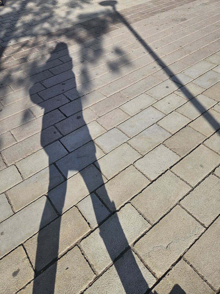seasunsoulful's tweet photo. Good morning sunshines π The big hot ball in the sky is back in view this morning. That means #winterswimming is the plan. Also, laundry is underway. With the sun out, everything should dry by sunset. Dryers are rare in many parts of Europe.
Have a wonderful day
#shadowdancing https://t.co/YZpYRaEvu0