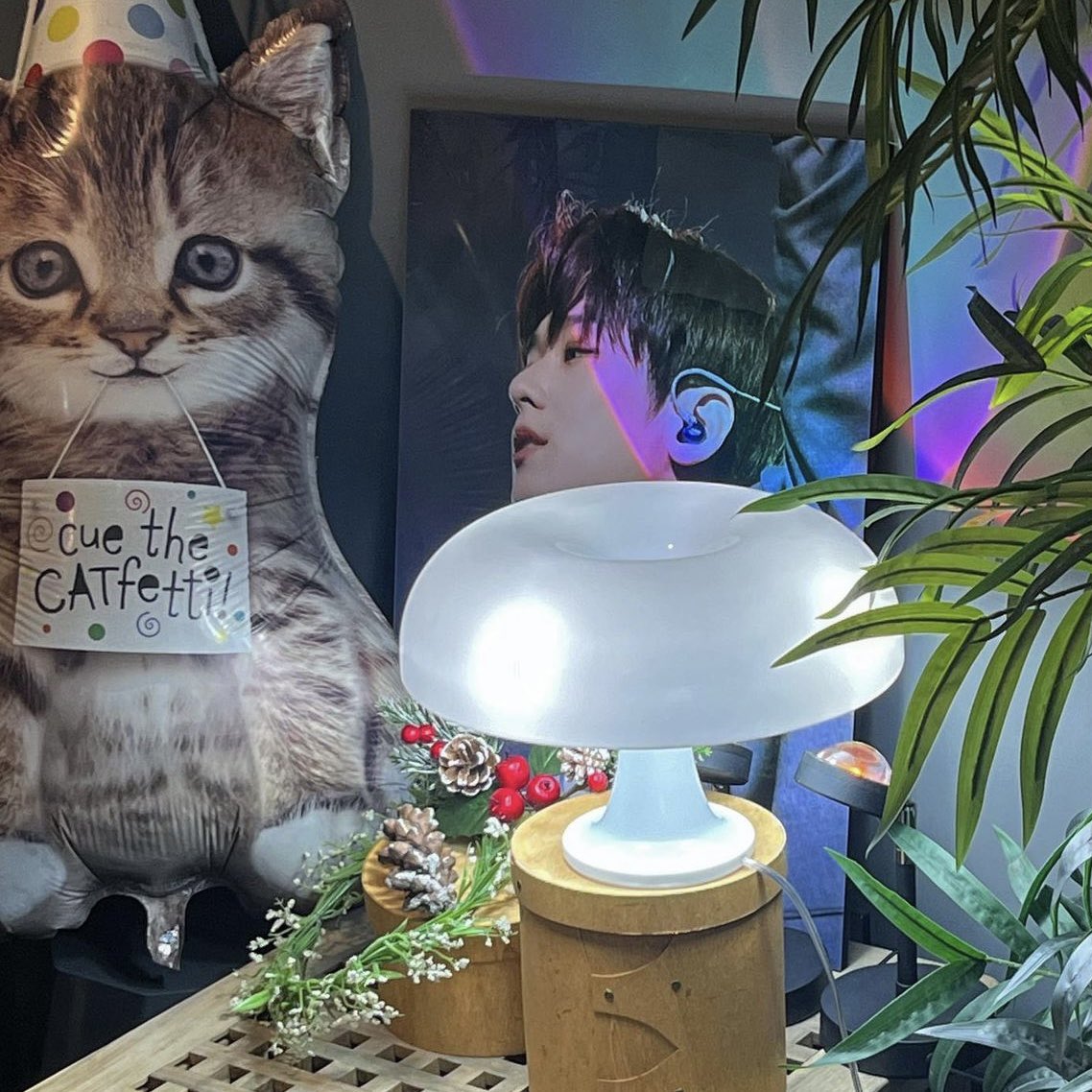dmyQQ's tweet photo. 📍오카방고 LAB
당일 선착까지 야무지게 받아왔어요 주연이가 생일인데 제가 이렇게 많이 받아도 되는 건가요...😻😻 럭드 다 꼴등 나왔는데 상품이 앨범 ㄷㄷ 아기자기하게 꾸며둔 소품들 다 너무 귀엽고 예뻤어요 직원 분들도 다 넘 착하구 친절하셔서 최고의 날이었따•••💕
#굿바이브스온리_주연 https://t.co/0fkm70MI33
