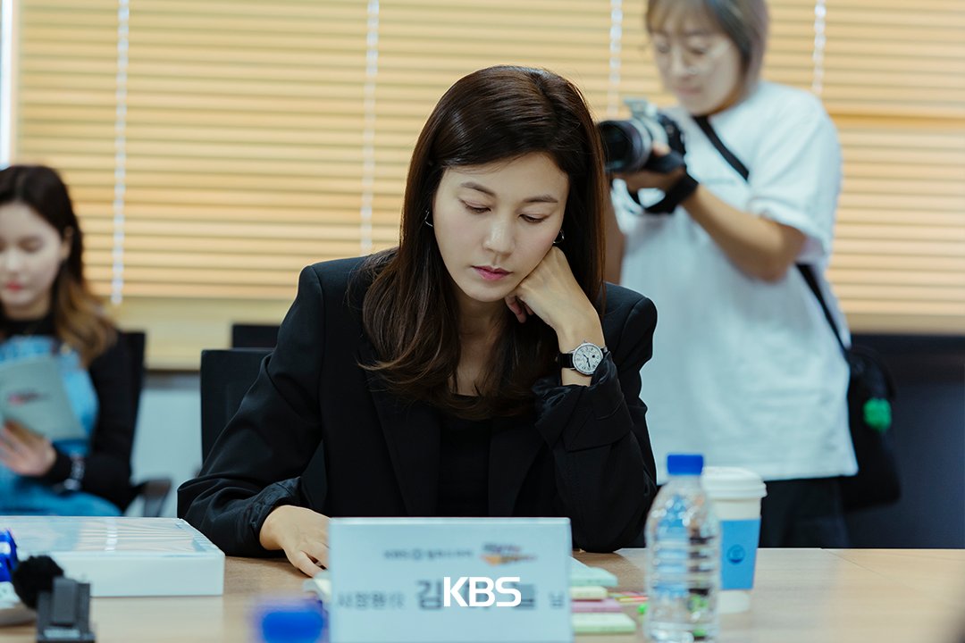MyloveKBS's tweet photo. [멱살 한번 잡힙시다] 대본리딩 현장! 📸

열연이 돋보이는 대본 리딩 현장 💗
나쁜 놈들 멱살 잡는 기자와
나쁜 놈들 수갑 채우는 강력팀 형사 !!!
믿고 보는 배우들이 선사할 거대한 소용돌이가
안방극장을 강타할 예정 ✨

KBS 새 월화드라마 [멱살 한번 잡힙시다]
2024년 3월 COMING SOON

#KBS #KBSDRAMA #멱살한번잡힙시다 #김하늘 #연우진 #장승조