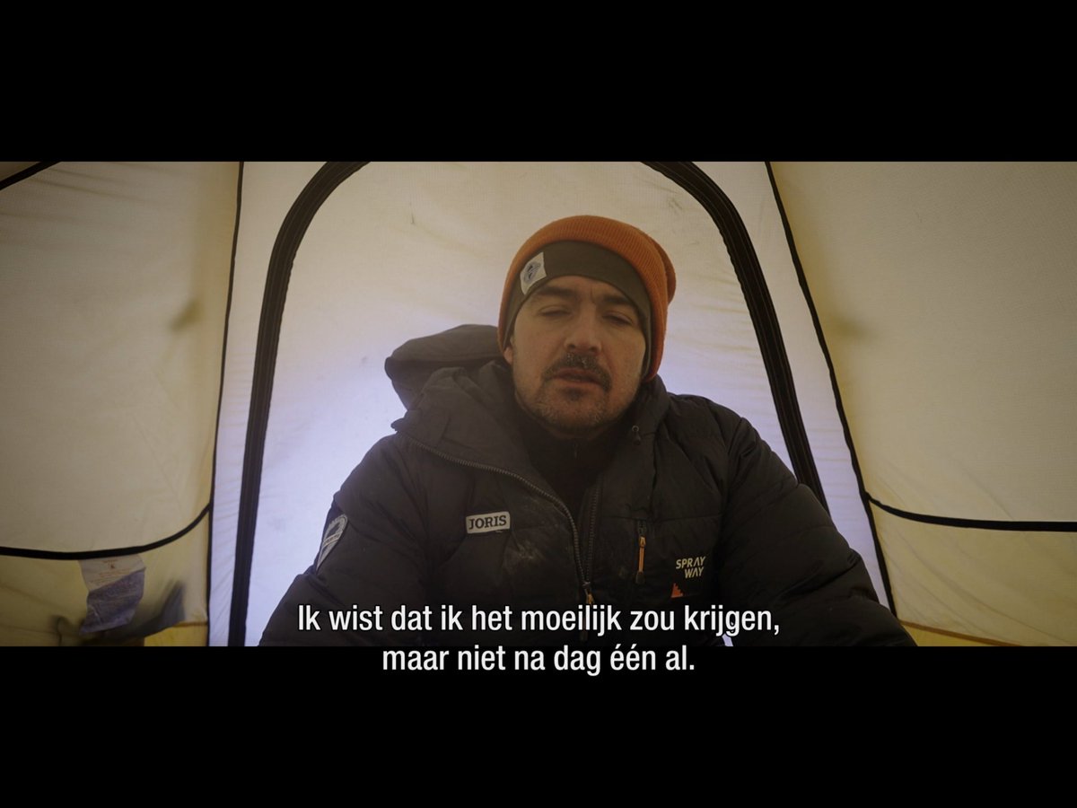 BruylandElla's tweet photo. Expeditie Groenland is gewoon de blok samengevat https://t.co/1zMamtLHAr