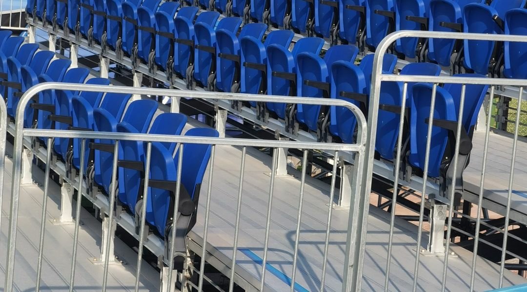 Aluminum Portable Bleacher 🔹consists of three parts: structure, deck, seat 🔹suitable for small and medium-sized gymnasiums schools, multi-function halls and outdoor leisure clubs.  #telescopicbleachers #bleacher #concert #stadiumseating #stadiumseats #cinemaseats #schoolseating