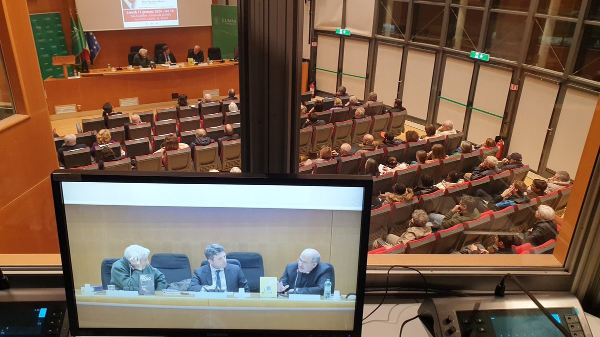 FabioBolzetta's tweet image. Due pensatori, due punti di vista lontani ma che convergono su San Paolo. Una sfida e un privilegio aver condiviso e moderato l’incontro tra il Cardinale José Tolentino de #Mendonça, Prefetto del Dicastero per la Cultura e l’Educazione e Corrado Augias, scrittore e autore