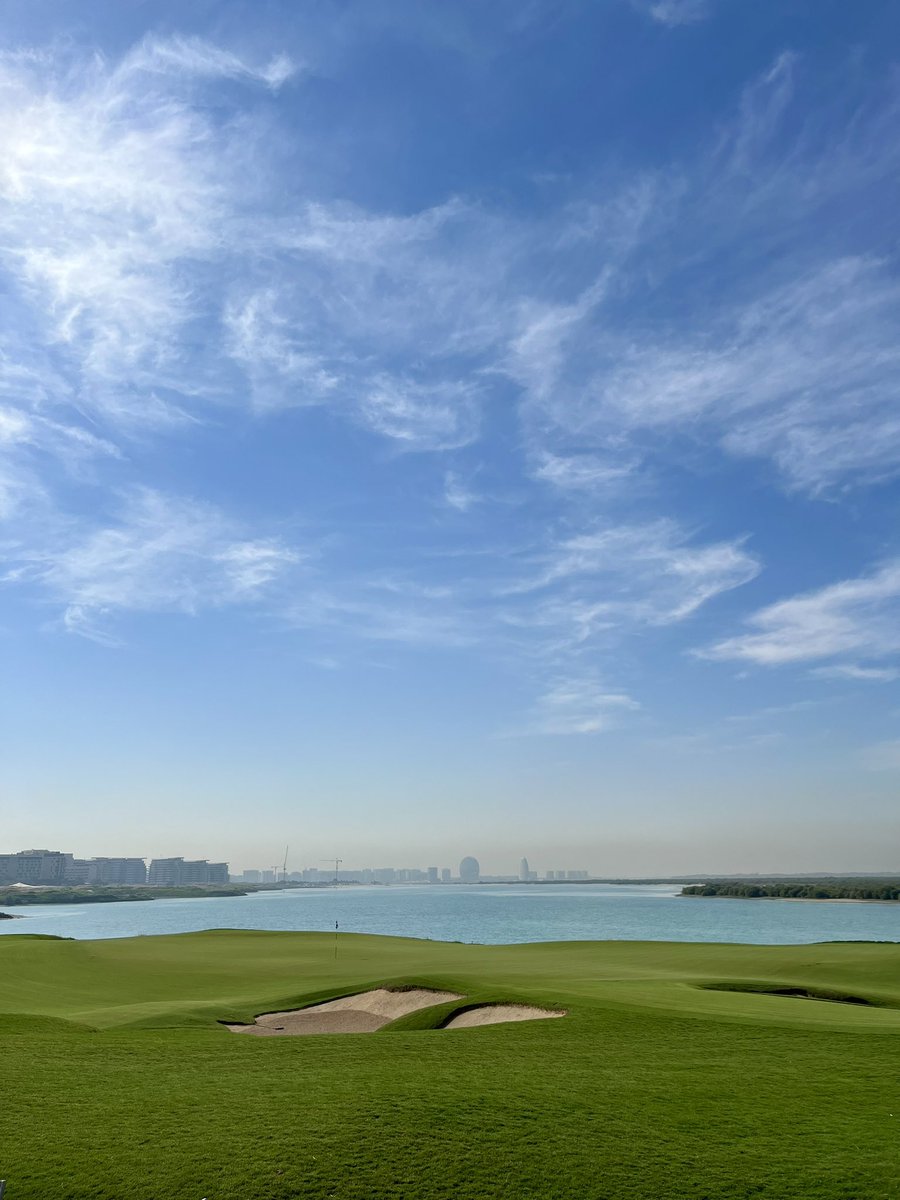 NGGolfDXB's tweet photo. Beautiful conditions at @YasLinksGC this morning. https://t.co/wXrrsYPv6q