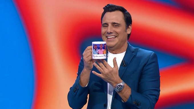 Dos30TV's tweet photo. Un fuerte aplauso para @ionaramendi &amp; su #ReacciónEnCadena15E consiguiendo NUEVO MÁXIMO de espectadores con un 11.1% de cuota, 1.286.000 espectadores y 48.7% de fidelidad

12.8% de plusvalías

Líder en el TC con un 15.1%

#QueVivaLaTele #Audiencias https://t.co/avQ2X8sn7i