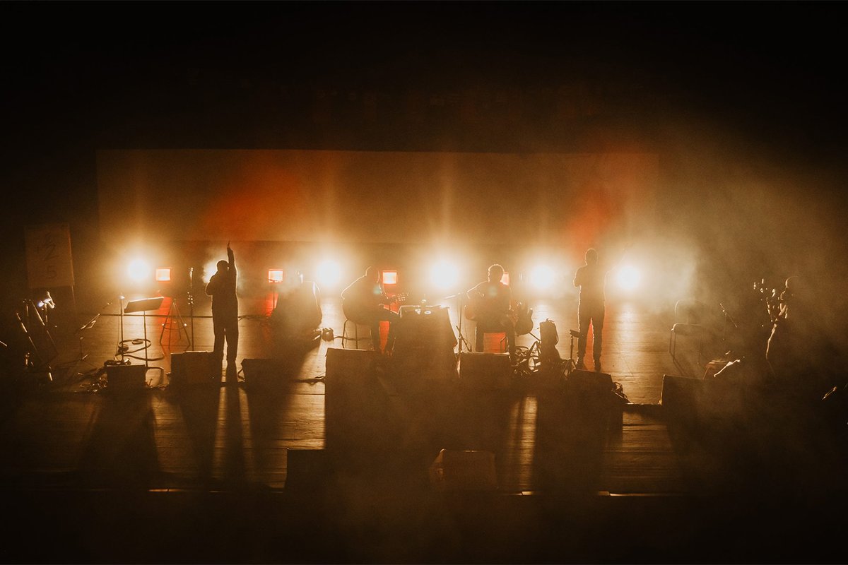 #CULTURA | Un tsunami de solidaritat inundarà la sala Paral·lel 62 en suport al periodista Jesús Rodríguez directa.cat/un-tsunami-de-… Les entrades del concert d'<a href="/Ovidi_4/">Ovidi4 {No se’n va, és qui torna}</a> <a href="/toti_soler/">Toti Soler</a> i convidats d'avui estan exhaurides, però es poden fer aportacions a fila zero i seguir-lo en directe