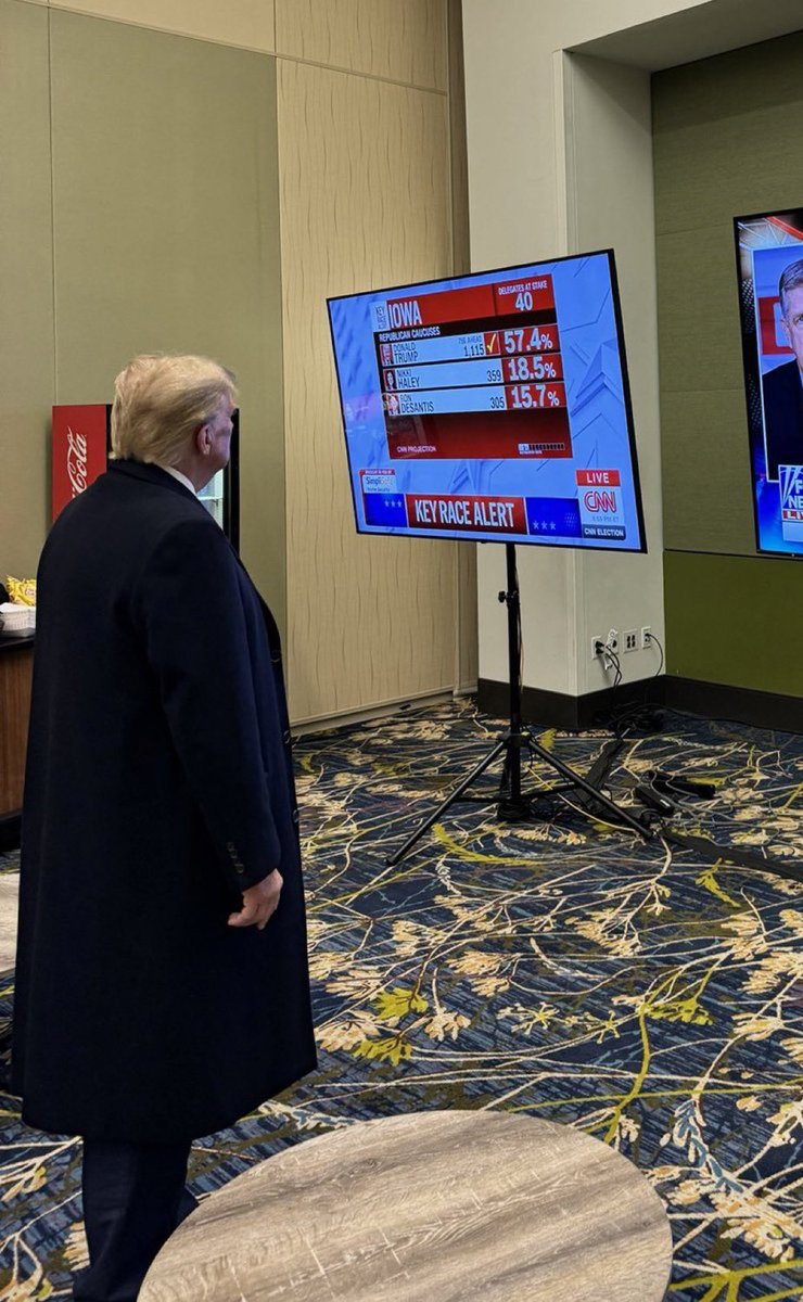 Darrenvickmell's tweet photo. Repost if you agree Trump is the best president in USA. https://t.co/at8zQeBsJ2