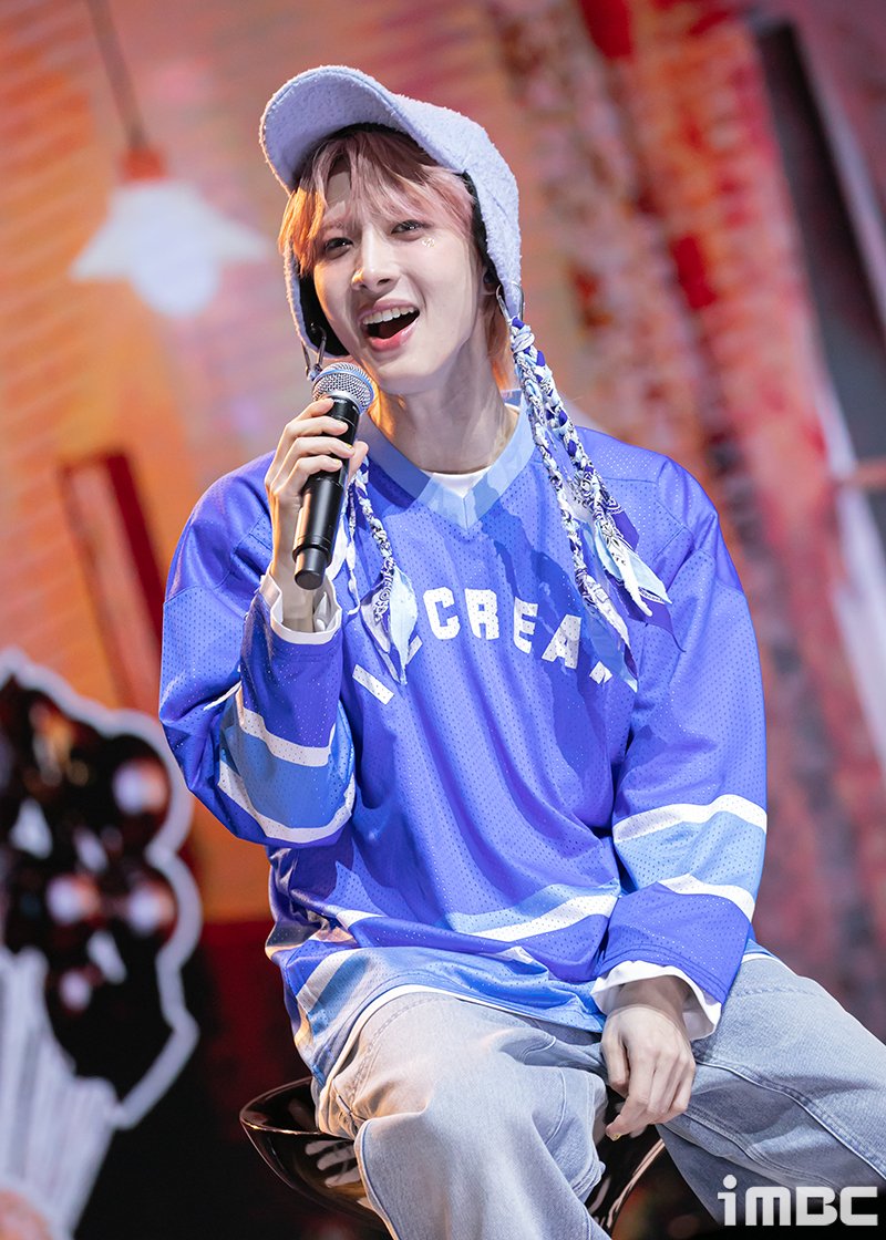 imbcenews's tweet photo. 펜타곤 후이, '아쟁총각' 급 초고주파 #펜타곤 #PENTAGON #후이 #HUI #WHUISME #Complex #흠뻑 [iMBC 직찍 9장]

⬇️고화질 Click Plz⬇️
https://t.co/qn81tyBISj https://t.co/fwN7iZMGzh