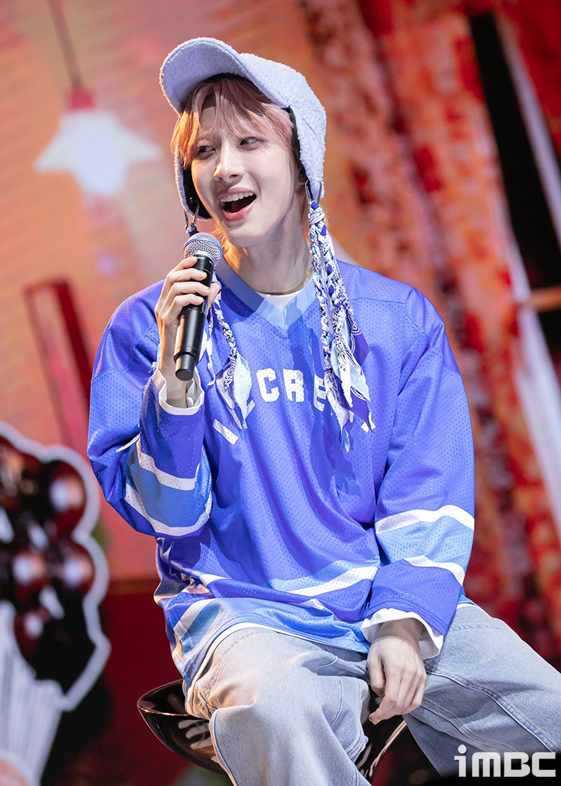 imbcenews's tweet photo. 펜타곤 후이, '아쟁총각' 급 초고주파 #펜타곤 #PENTAGON #후이 #HUI #WHUISME #Complex #흠뻑 [iMBC 직찍 9장]

⬇️고화질 Click Plz⬇️
https://t.co/qn81tyBISj https://t.co/fwN7iZMGzh