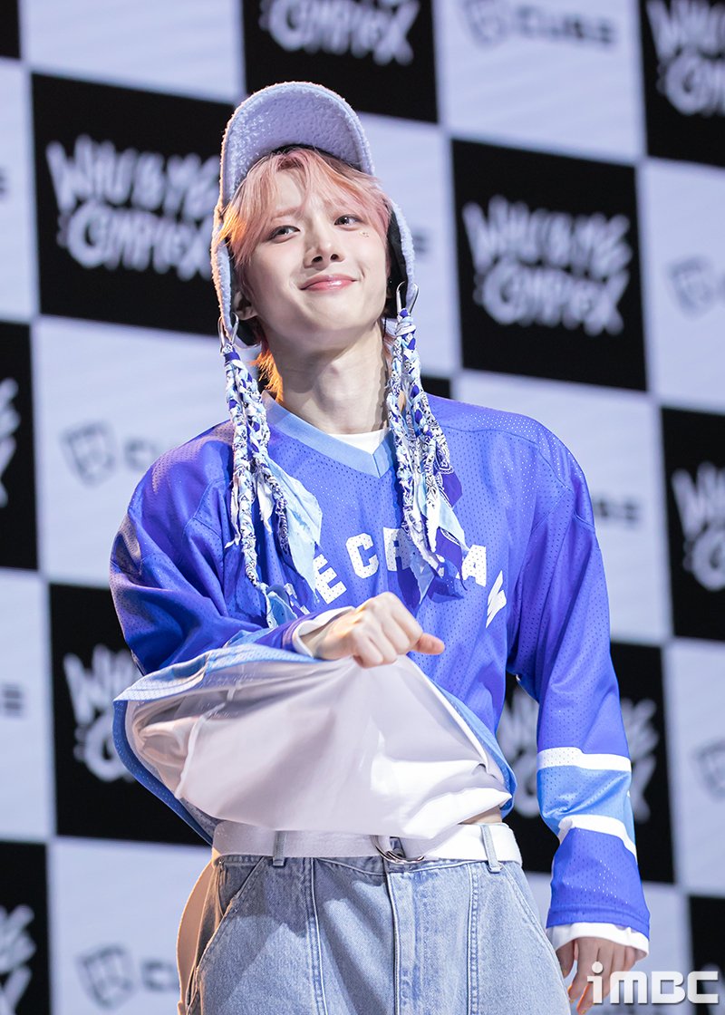 imbcenews's tweet photo. 펜타곤 후이, '아쟁총각' 급 초고주파 #펜타곤 #PENTAGON #후이 #HUI #WHUISME #Complex #흠뻑 [iMBC 직찍 9장]

⬇️고화질 Click Plz⬇️
https://t.co/qn81tyBISj https://t.co/fwN7iZMGzh