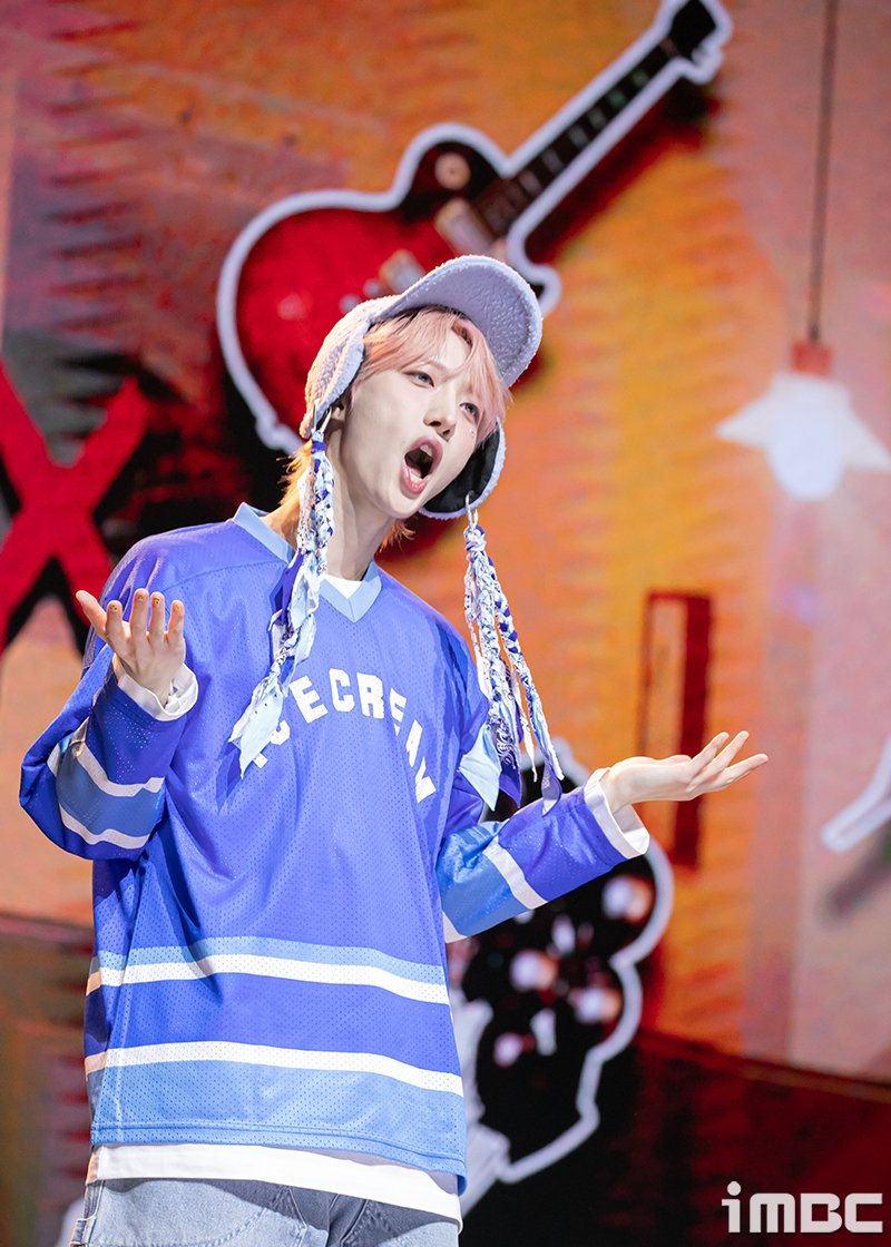imbcenews's tweet photo. 펜타곤 후이, 챌린지 퍼포먼스 #펜타곤 #PENTAGON #후이 #HUI #WHUISME #Complex #흠뻑 [iMBC 직찍 9장]

⬇️고화질 Click Plz⬇️
https://t.co/2sQVMhauLk https://t.co/L8kRSCE1db