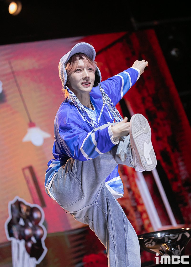 imbcenews's tweet photo. 펜타곤 후이, 챌린지 퍼포먼스 #펜타곤 #PENTAGON #후이 #HUI #WHUISME #Complex #흠뻑 [iMBC 직찍 9장]

⬇️고화질 Click Plz⬇️
https://t.co/2sQVMhauLk https://t.co/L8kRSCE1db