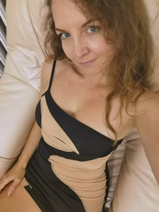 Quoi de pr&eacute;vu ce soir mon ch&eacute;ri ? 😘 https://t.co/MTsX3Z9vh2