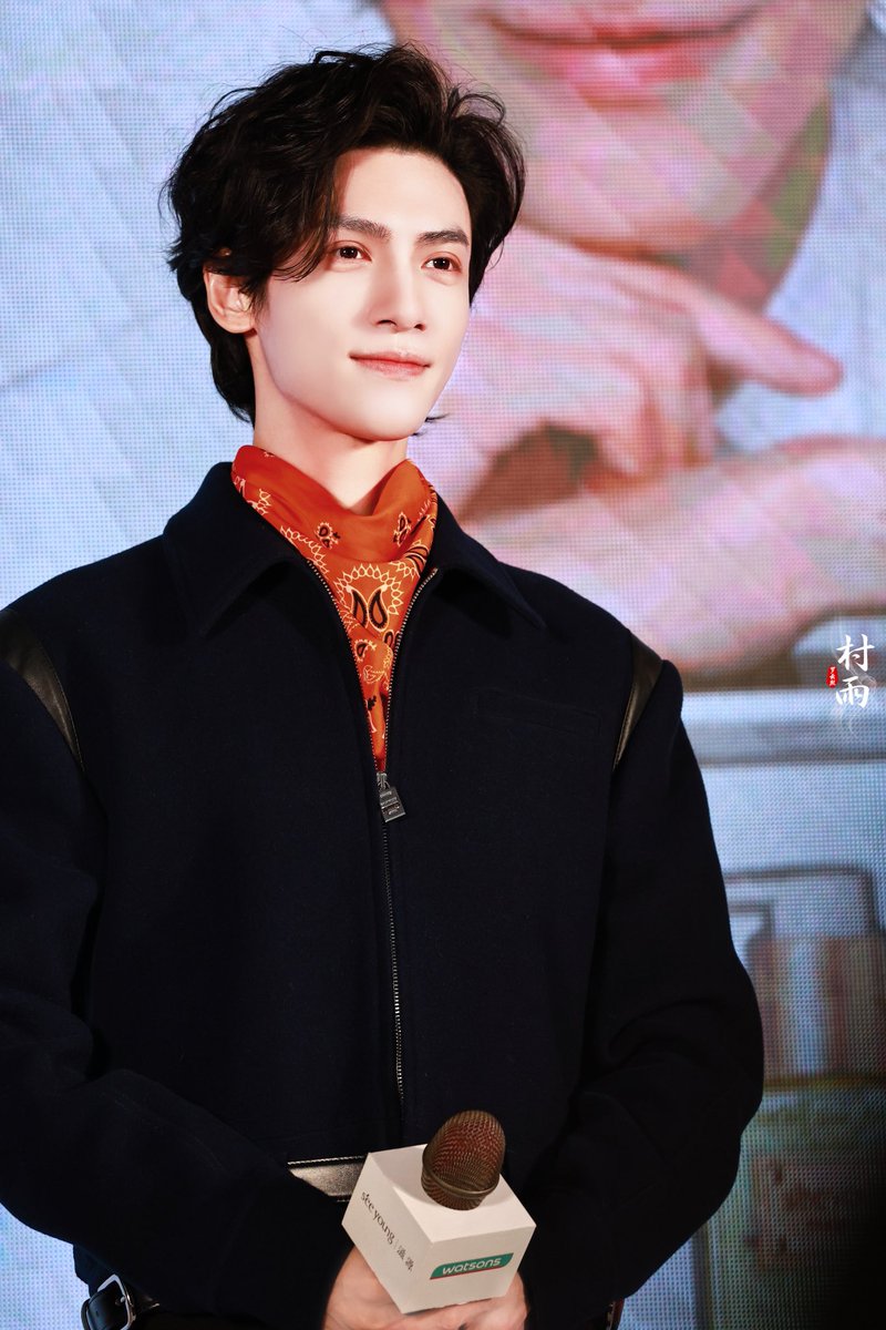 leoluoyunxi's tweet photo. #罗云熙滋源品牌代言人# ☁️#罗云熙# 

好帅[哇] ​​​
Copr. @村雨·罗云熙

#罗云熙
#羅雲熙
#LuoYunxi
#LeoLuo https://t.co/aZ6dRmS1um