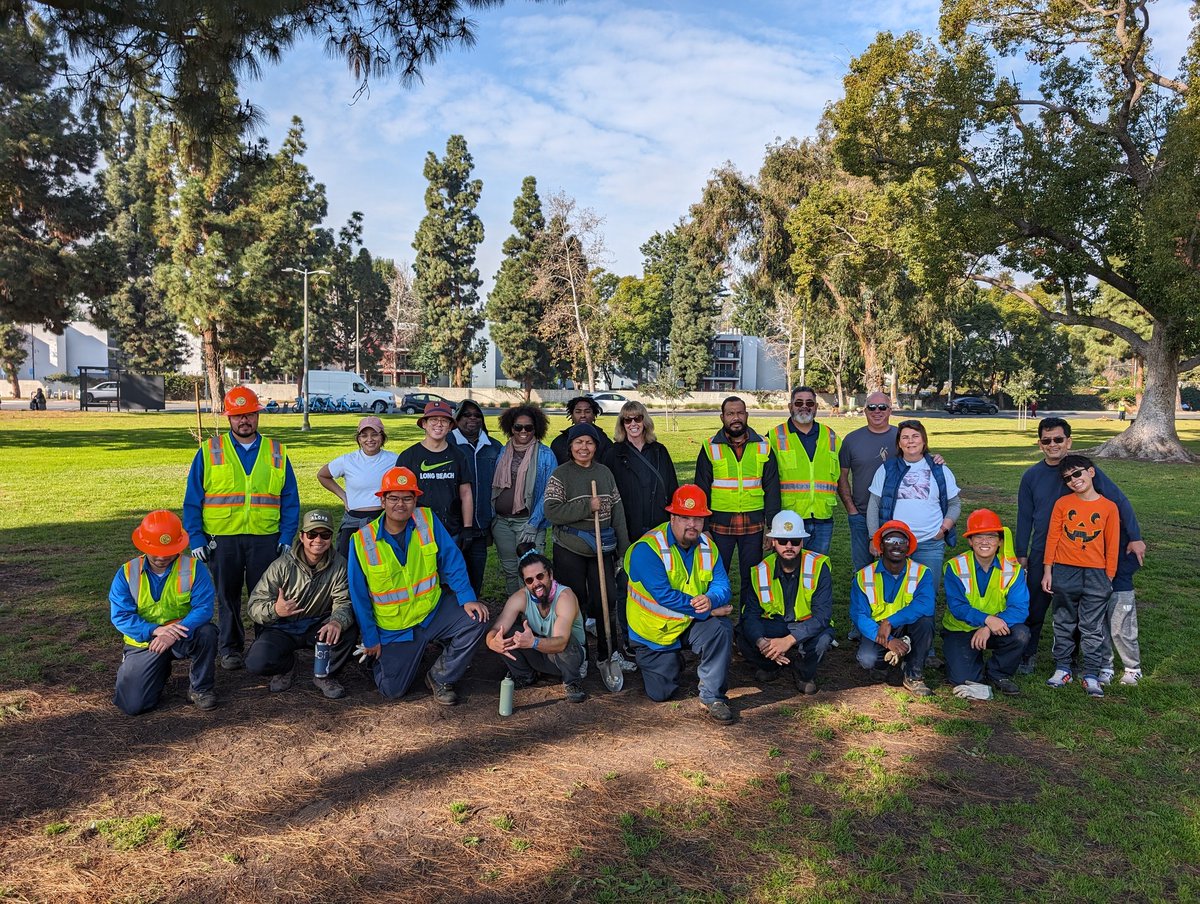 sovannapouv's tweet photo. Today was a beautiful day of service. Thank you @CCLB_2012 &amp; @LeadershipLB for partnering with the office of @SenGonzalez33 to plant trees at Silverado Park. A special thanks to all of the volunteers for helping out. Happy King Day!

#LongBeach #California #mlkday2024 #SD33 https://t.co/l1L4KxqyKT