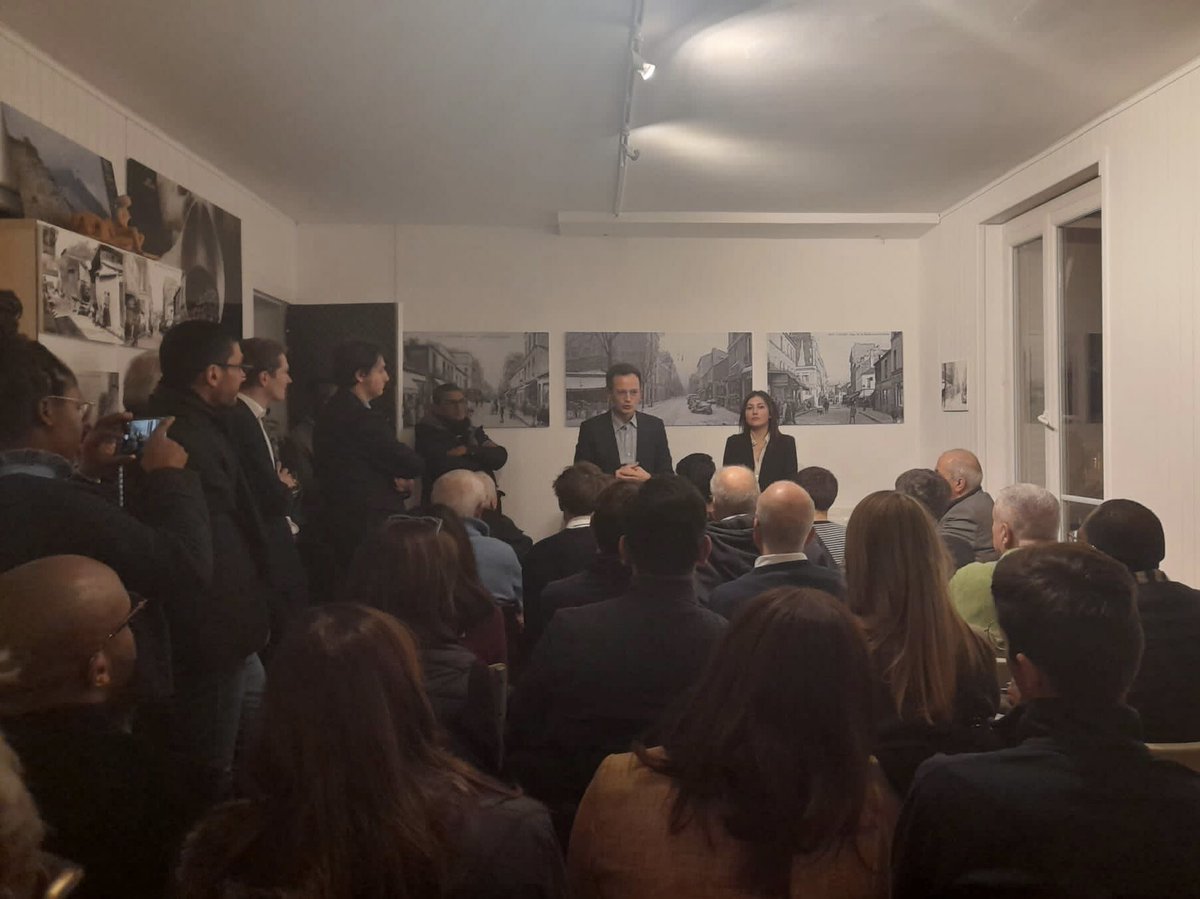 pegah_maleka's tweet photo. 🔵 Ce lundi avait lieu la réunion de rentrée du Comité @HorizonsParis13 autour de @pybournazel

⚪️ Merci à lui ainsi qu’à l’ensemble des participants pour ces riches échanges à #Paris13, meilleurs vœux à tous pour 2024 ! https://t.co/Alrjstqsxm