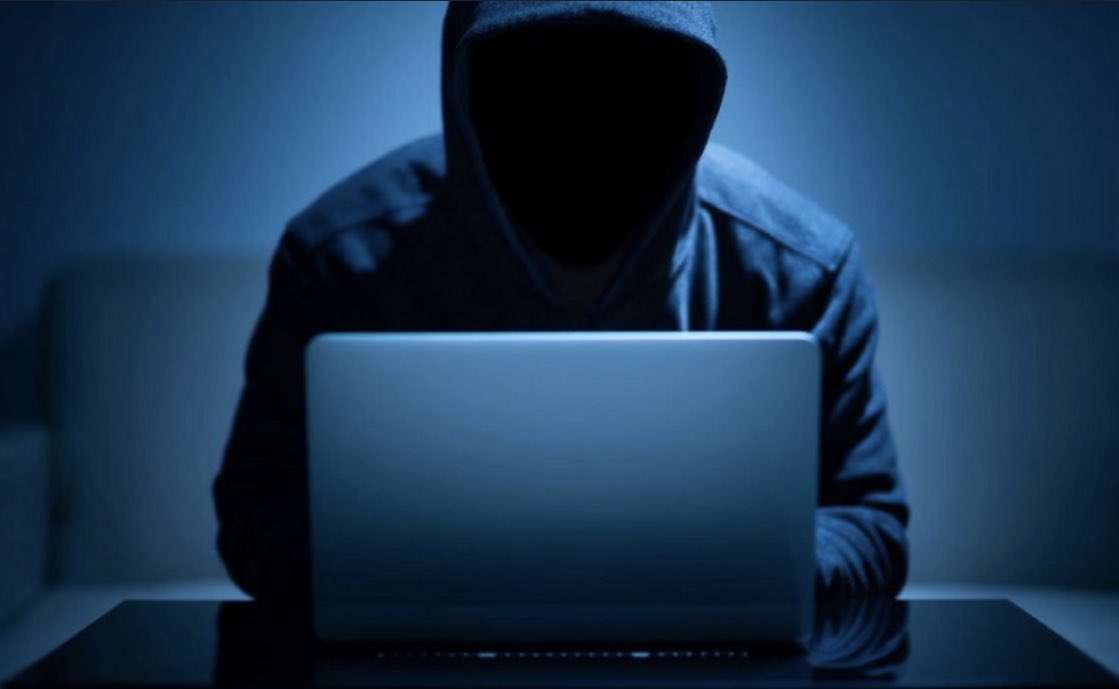ثريد سريع | 
لنقطة مهمة لكل خريج لاحظتها الفترة 
الأخيرة بزيادة، وأمس لما شفتها حصلت 
لواحد من الشباب، قلت لازم أتكلم عنها

فضلها إذا انت مشغول لأنك يمكن 
تمر بنفس الموقف فلذلك خلك حذر ❤️

" النصب بالوظائف على الخريجين "
    #خلك_حريص #خليك_واعي