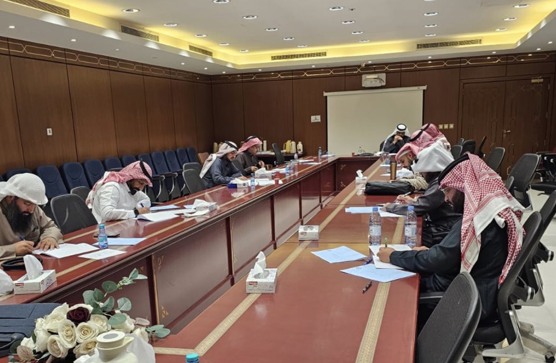 nahege's tweet photo. بإشراف رئيس قسم المناهج وطرق التدريس سعادة الدكتورة هيلة الدهيمان، بدأ طلاب وطالبات الدكتوراه اليوم الثلاثاء الموافق ١٤٤٥/٧/٤هـ، أول اختبار لهم من اختبارات الشامل، دعواتنا للجميع بالتوفيق والسداد✨ https://t.co/WCA5IJpCbe