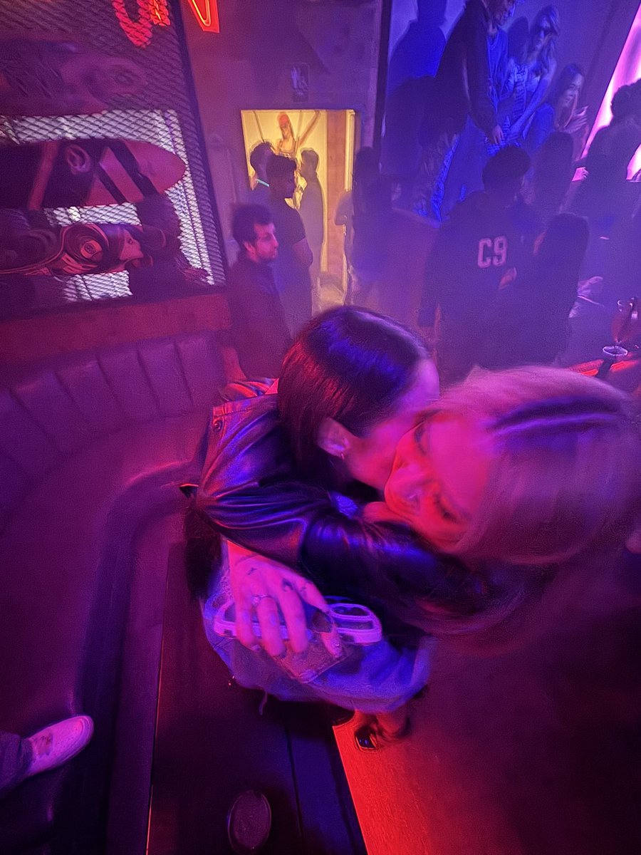 zd0llasign's tweet photo. gf dump https://t.co/UdEJNAeMPP