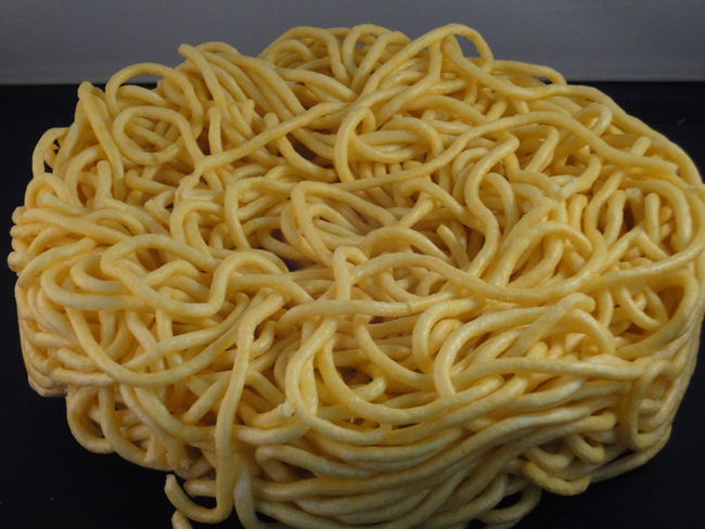 伊面 伊府面是一种面食，简称“伊面”， 这是郑伊健昵称的由来，可是好像广东以外不同流行？ 有关它的起源众... - 老林永生 | Rattibha