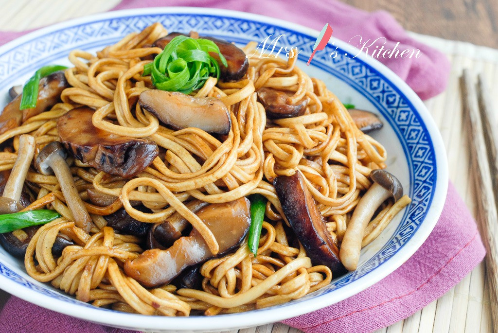 伊面 伊府面是一种面食，简称“伊面”， 这是郑伊健昵称的由来，可是好像广东以外不同流行？ 有关它的起源众... - 老林永生 | Rattibha