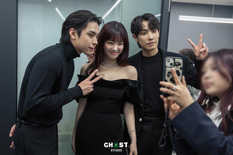 nonabolot's tweet photo. the cuties and the cutest

#LeeJoon https://t.co/0QoPsGepg1