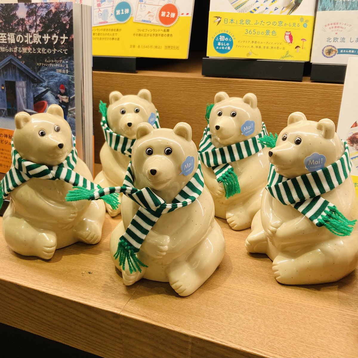 nara_tbooks's tweet photo. markka POP UP SHOP
旅と暮らしと北欧と

本日、追加の補充でシロクマの貯金箱と時計が来ました！

シロクマ会議開催してみませんか？

https://t.co/ScbbGiuLvM

#北欧
#マルカ
#旅のフェア
#奈良蔦屋書店 https://t.co/cfKgvmbwea