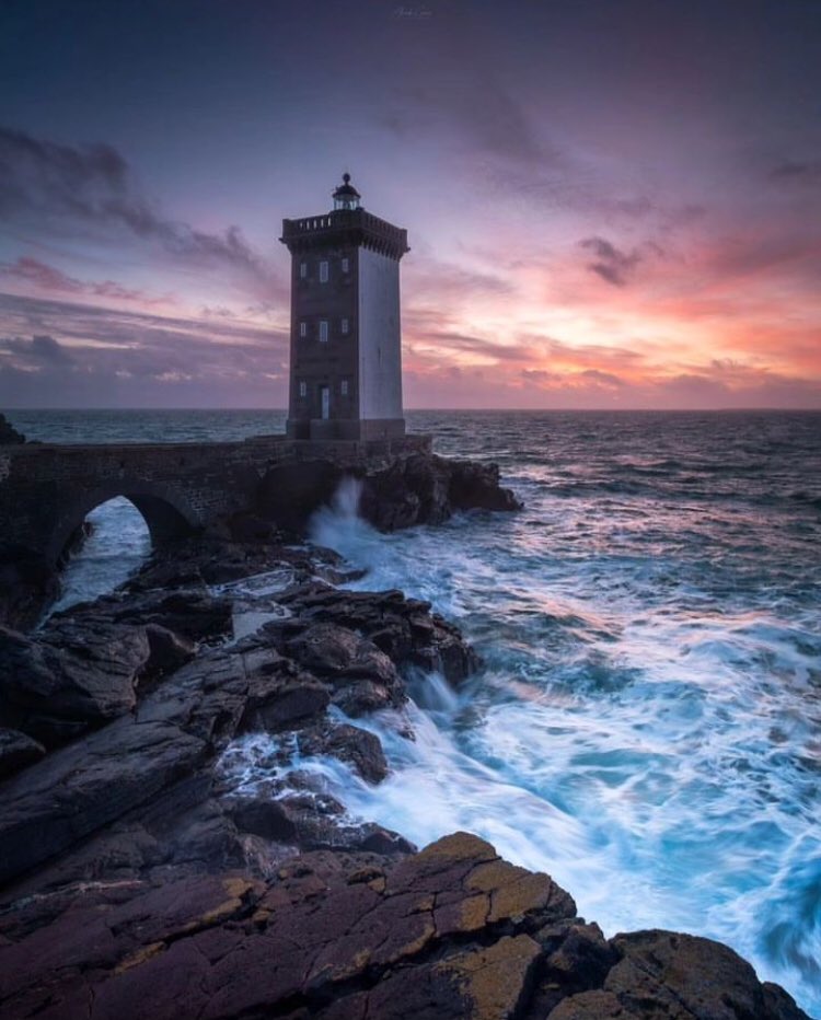 🌊 L’écume du jour 😉

#MagnifiqueBretagne #kermorvan #leconquet 

© Alexandre Croisier