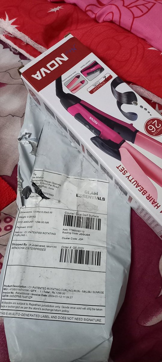 Bhavya_Writes's tweet photo. @glamessentials  i ordered a curler from them, and they sent me wrong product.. now they are not responding to my return request. This is the auto rotating curler i ordred form instagram page named glam essential and this is what i got  @consumercourtin @instagram, please help me https://t.co/259vfUbmfa