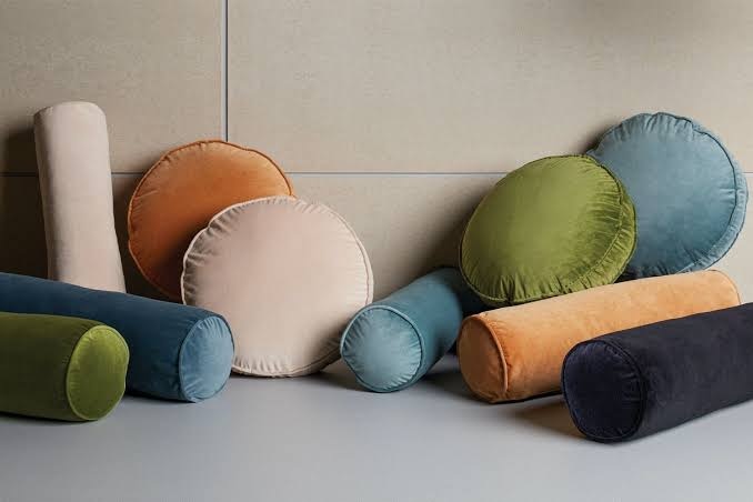 spicebeddings's tweet photo. Wrap your home in a cozy embrace 🏡 – our decorative pillows form a symphony of inviting colors, crafting the perfect melody for your living space 🎶💗

Material - Velet
Price - N8,000 each

To order,
Send a DM, or
Call/WhatsApp 08184915446 https://t.co/WhqR9WieLO