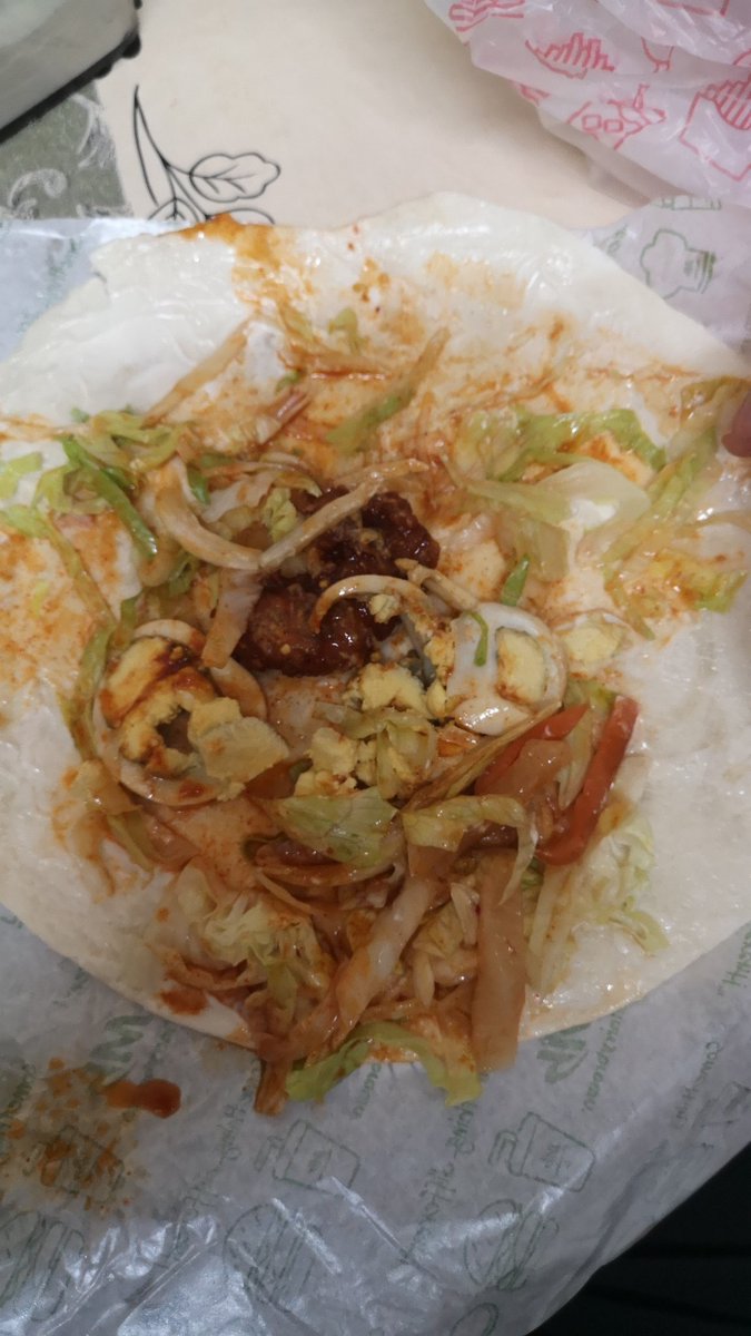 Kepala bapak kau <a href="/MarrybrownMY/">Marrybrown</a>. Ayam seketul cenonet gini je kau letak dlm wrap?