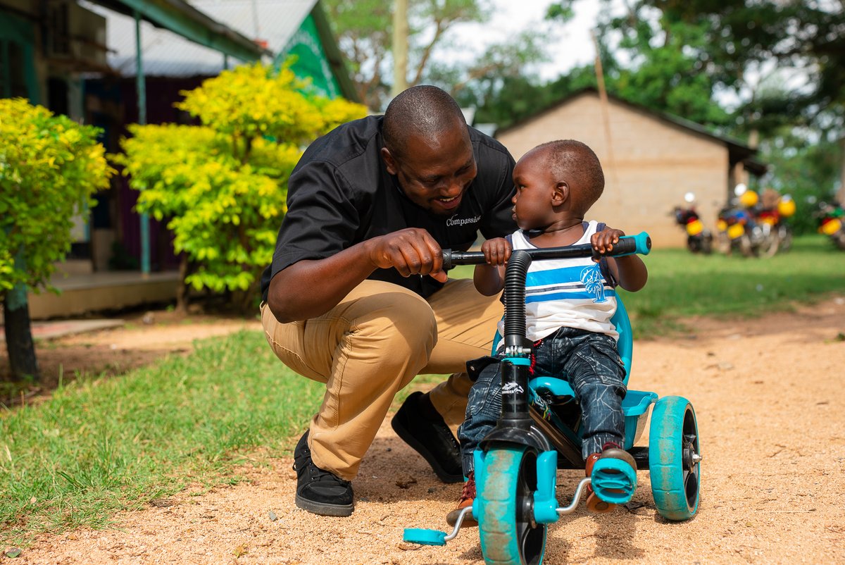 CompassionKE's tweet photo. Breaking the cycle of poverty starts with children. We engage each child individually to see them all thrive toward their God-given potential. #movewithcompassion https://t.co/PGhaR88Mcz
