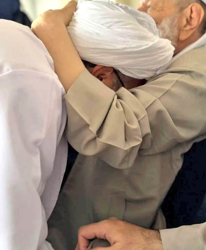 Edeple gelen lütufla döner
🌹🤍