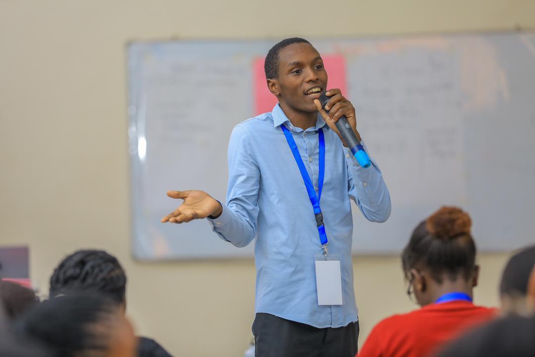 Rubagumyajuliu1's tweet photo. "As a peer educator commanding the stage, embracing every moment! Front and center, I own the spotlight. ๐ค๐. Preparing for community engagement #PublicSpeakingJourney #PEA2024 #ReachAHand" https://t.co/6OdFX1ooHa