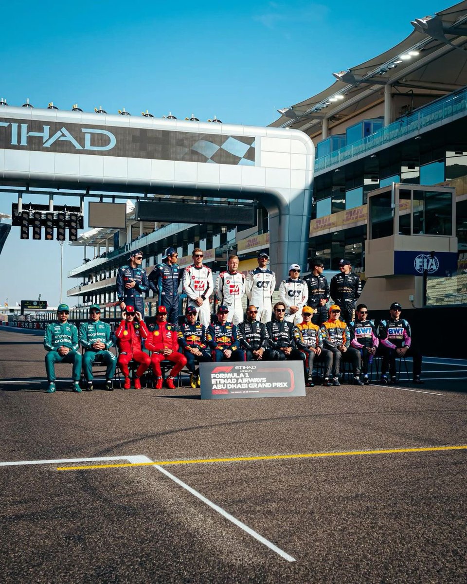 FormulaStargirl's tweet photo. F1 drivers reacting to: "Can i borrow 1000€"? https://t.co/v4PsNlmd7l