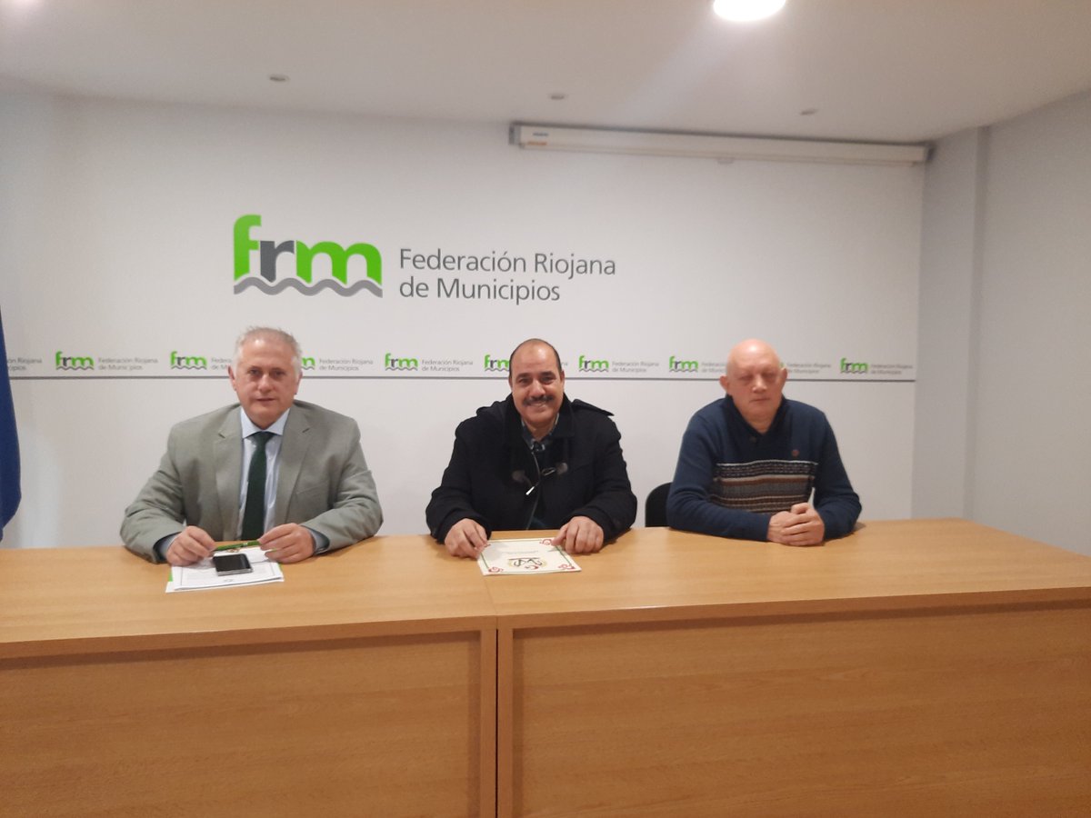 Mohamed Labbat Mustafa (@labbatmustafa) on Twitter photo Desde la delegación saharaui para La Rioja hemos tenido hoy un fructífero encuentro con Jorge Loyo Mendoza, Presidente de <a href="/FRMRioja/">Federación Riojana de Municipios (FRM)</a>. alcalde <a href="/Ayto_Anguciana/">Anguciana</a> también asistió a la reunión José Tomas, Presidente de la Asociación de Amistad y Solidaridad con la RASD en la Rioja. Desde la delegación saharaui para La Rioja hemos tenido hoy un fructífero encuentro con Jorge Loyo Mendoza, Presidente de <a href="/FRMRioja/">Federación Riojana de Municipios (FRM)</a>. alcalde <a href="/Ayto_Anguciana/">Anguciana</a> también asistió a la reunión José Tomas, Presidente de la Asociación de Amistad y Solidaridad con la RASD en la Rioja.