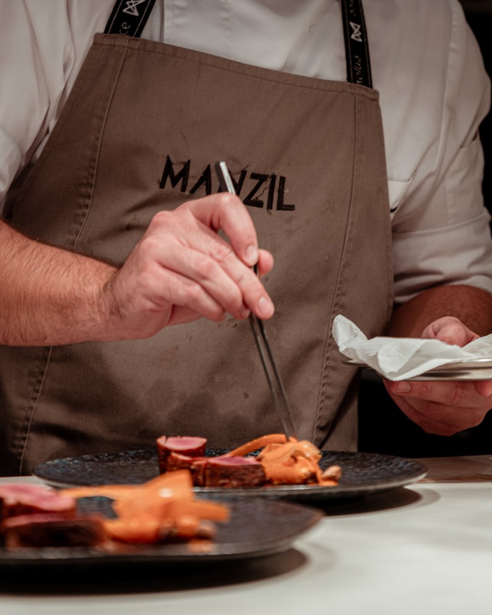 Manzil ofrece Cocina de Andalucía. Muestra de las maneras que sus comarcas tienen de entenderla…a su manera.
.
🌍 restaurantemanzil.com
☎️ 854 745 906 / 622 909 082
📍 C/ Alfonso XII 13 #Sevilla