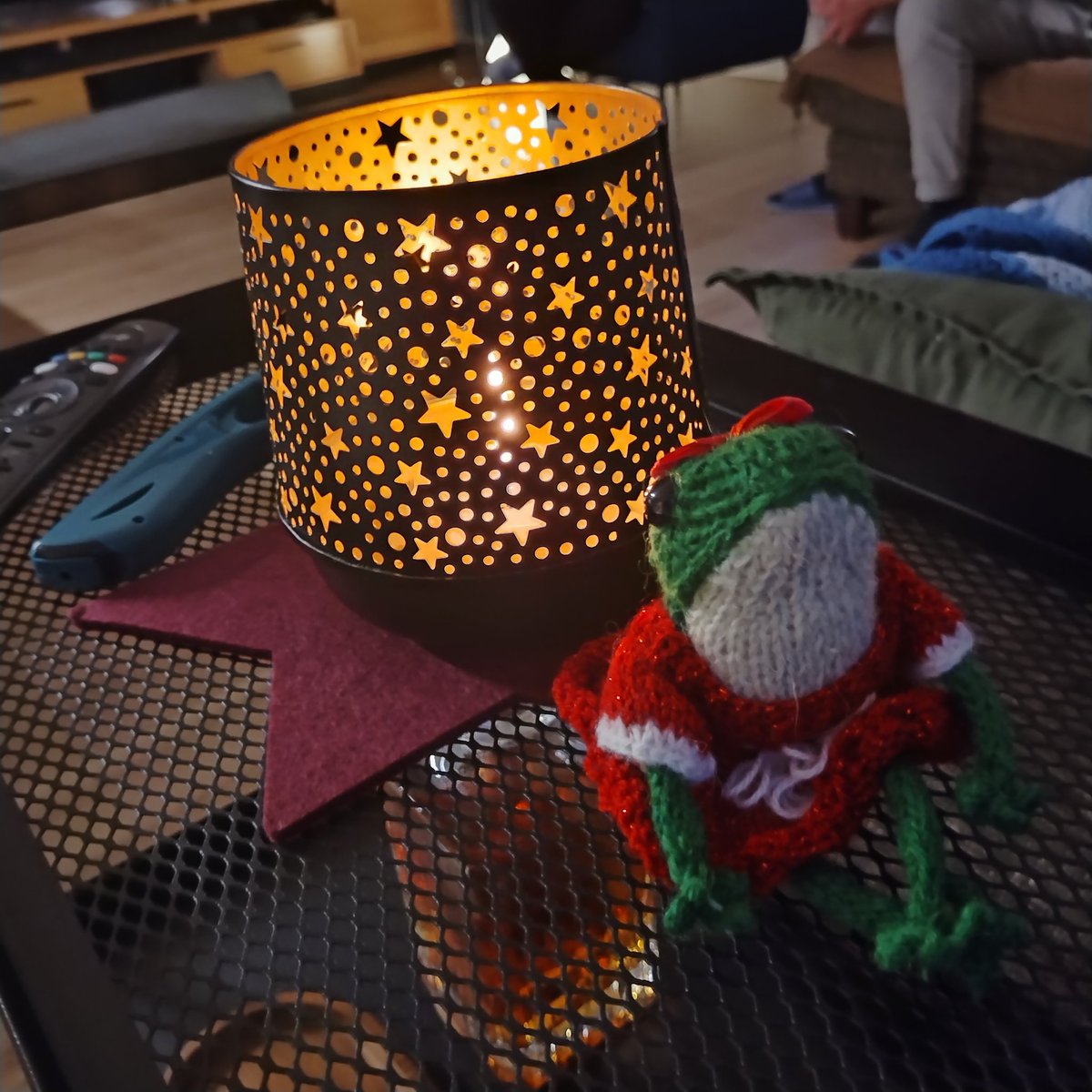 nashtiajoje's tweet image. Напоследок ! Вдруг миттенки вам не надо , а лягушки - это то, что вы искали