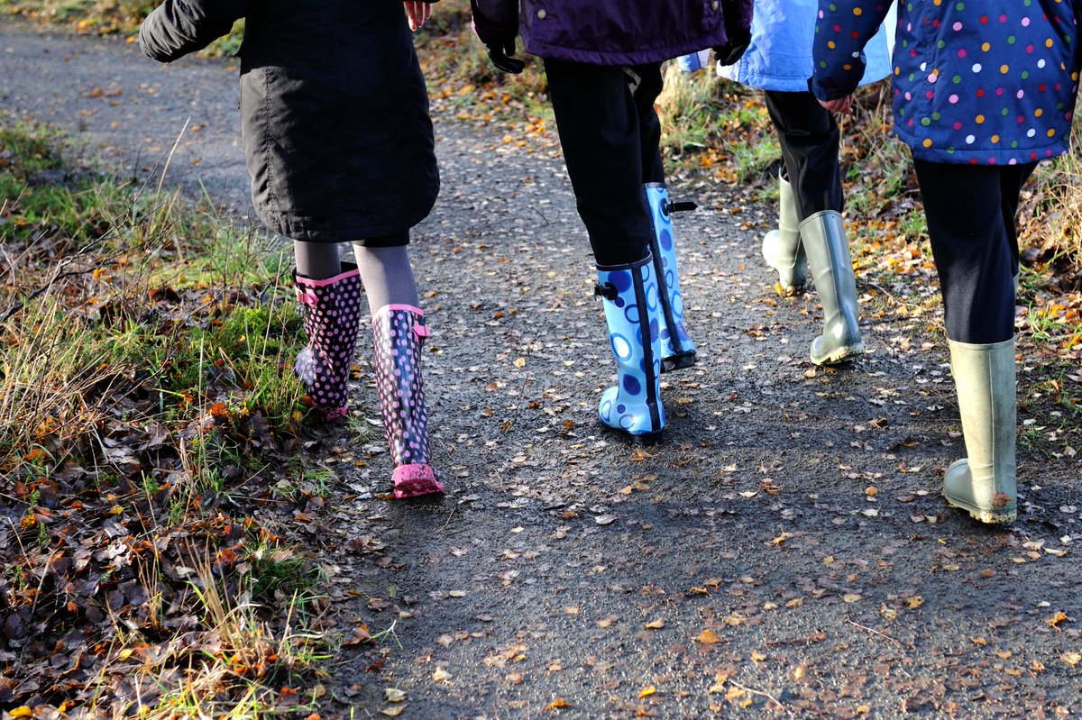 NatureScot's tweet photo. Do you work or volunteer with young people?
The #ScottishOutdoorAccessCode Education Resource Pack is full of fun activities for encouraging responsible access when exploring Scotland's great outdoors, and it is adaptable for all age groups. ⤵️
https://t.co/olcwKa8Me1 https://t.co/UHP7kF9QHp