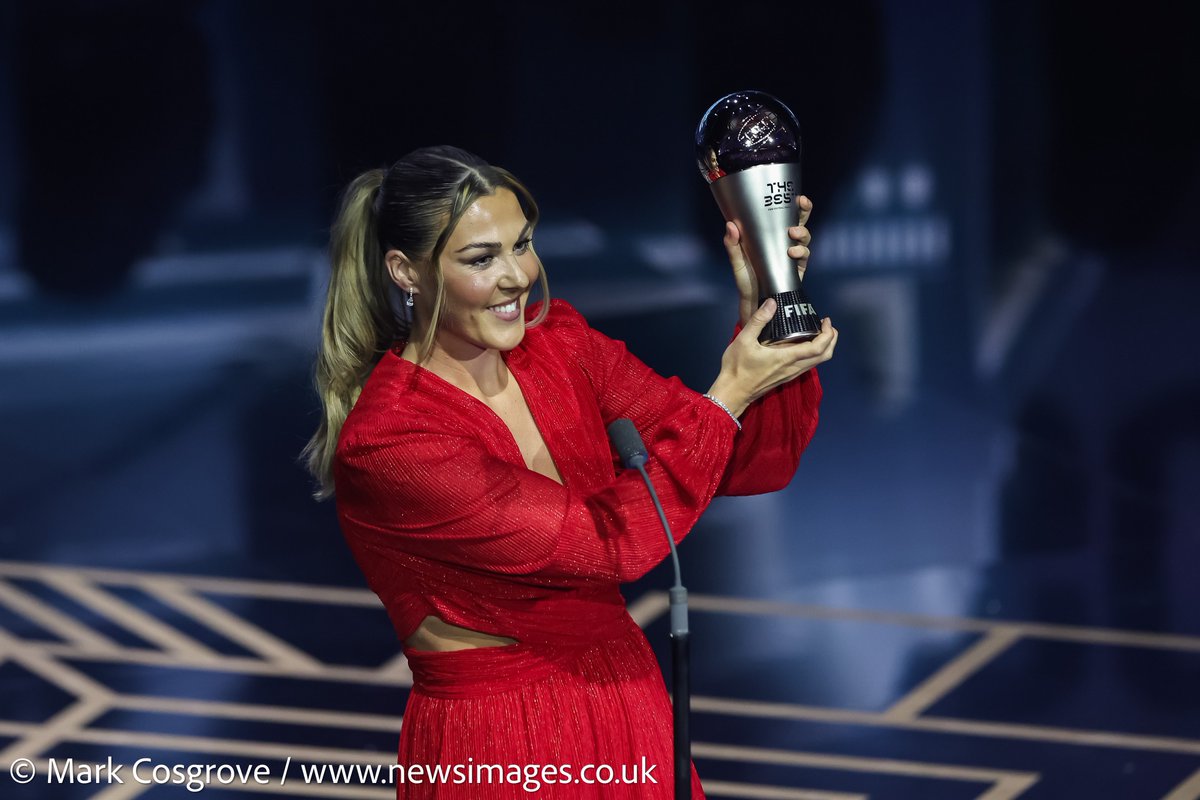 Mark_Cozy's tweet photo. Mary Earps Winner of The Best FIFA Women’s Goalkeeper 2023 during The Best FIFA Football Awards 2023 at Eventim Apollo, London, United Kingdom, 15th January 2024 (Photo by Mark Cosgrove/News Images)
#maryearps #englandwomen #womeninfootball #sportswomen #newsimages #markcozy #photojournalist #photojournalism @canonuk @canonemeapro #canonpro #canonsportsphotography
