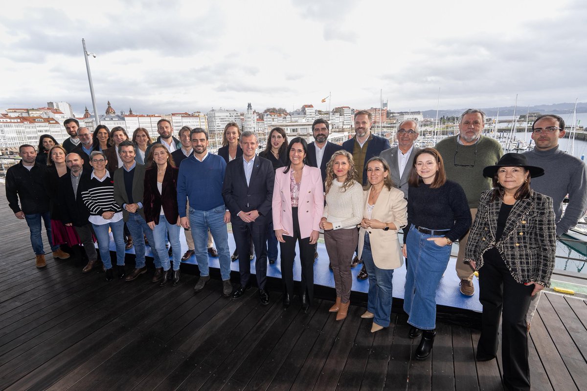 acorunapp's tweet photo. El mejor equipo pensado para la primera mayoría absoluta de @AlfonsoRuedaGal.
#GaliciaNonPara https://t.co/F2Lm4h09tL