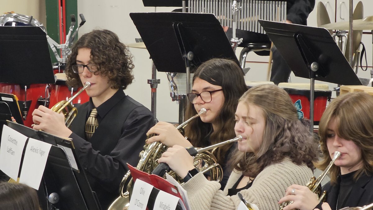 MexicoHSBands's tweet photo. Congratulations to Riley Gagnier, Damien King, Kinzy Laffan, Emily Bennett, and Cosette Laffan for their performance at the 2024 Oswego All-County Band Festival! Students performed works by Nelson, Reed, Hanson, and Mackey under the direction of SU's Dr. Timothy Diem. Bravo! https://t.co/FxdUrwlubG