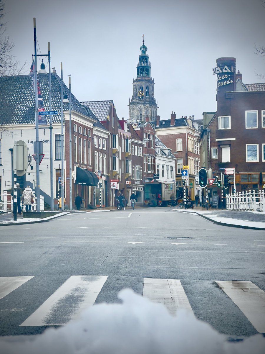 Eem noar stad, en den eem wachten. Niks mis mit.
.
#mooigrunnen #mooigrunneninbeeld #groningen