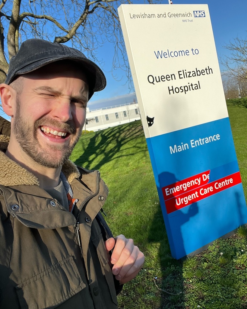 Beautiful day to be starting a new residency for <a href="/livemusicnowuk/">Live Music Now</a> at Queen Elizabeth Hospital, Woolwich! Doesn’t make for the best selfies though… 😂 ☀️ 
.
.
#musician #hospital #menuhinslegacy instagr.am/p/C2KXWhds9lS/