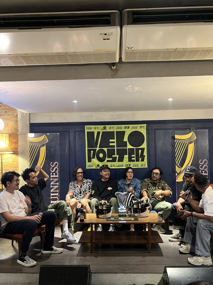 OZRadioJakarta's tweet photo. oz talkshow live on Little League Jakarta with @sir_dandy , Jimi Multazam, @AbenkAlter , Sanchia https://t.co/mC22DsFwOO