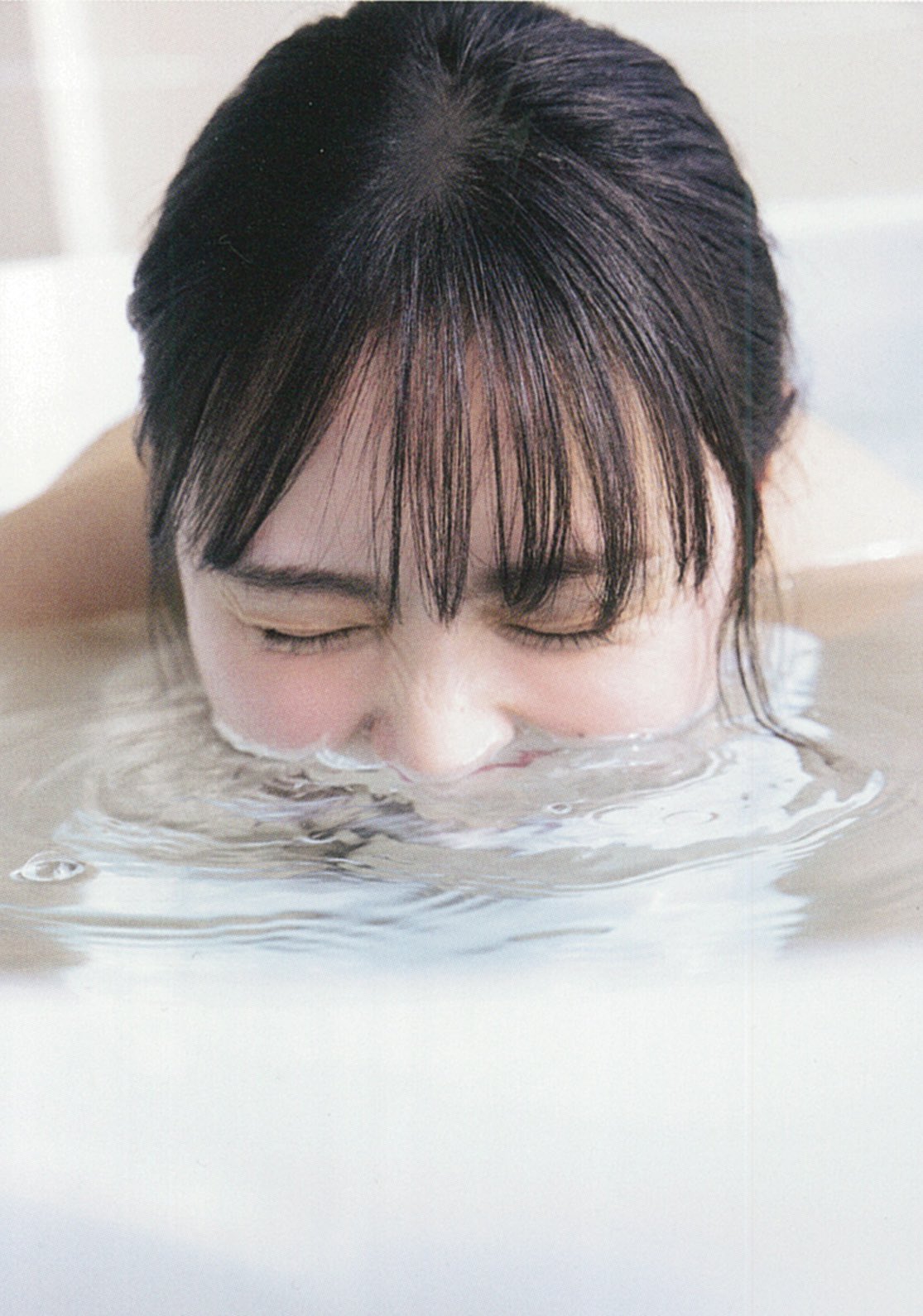 乃木坂46 - 乃木坂46　4期生　遠藤さくら　アザーカット Amazon.co.jp: 乃木坂46 遠藤さくら 1st写真集 可憐 アザー