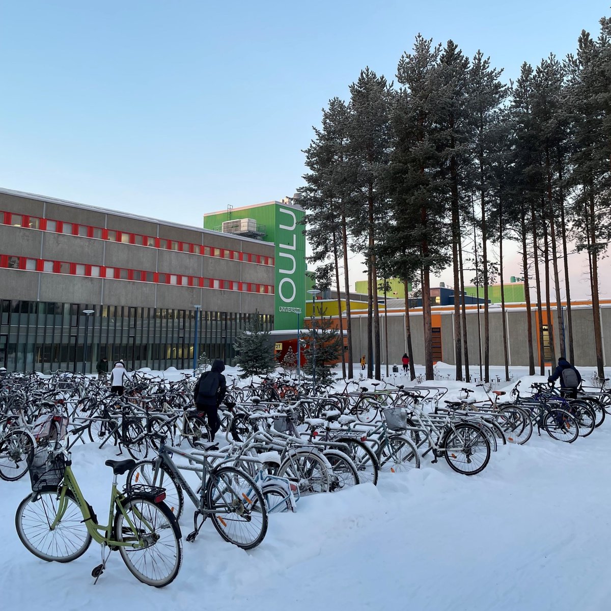 UniOulu's tweet photo. To our students it is never too cold to ride a bicycle. ❄️

#UniOulu #ArcticAttitude https://t.co/r6ZYNrVGts