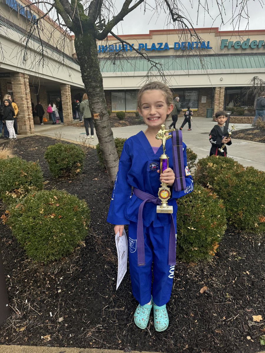 goldlinecards's tweet photo. Happy 8th birthday to @jerryjeudy loving Jesse Winkers biggest fan/collector. 
Taekwondo high purple belt, Girl Scout, softball playing, basketball ballin, dancing queen Claire. 
She loves Pokemon, @OhioStateWBB and Sabrina   Also makes killer French toast
@MrsRebeccaK https://t.co/GRFwucnZNU