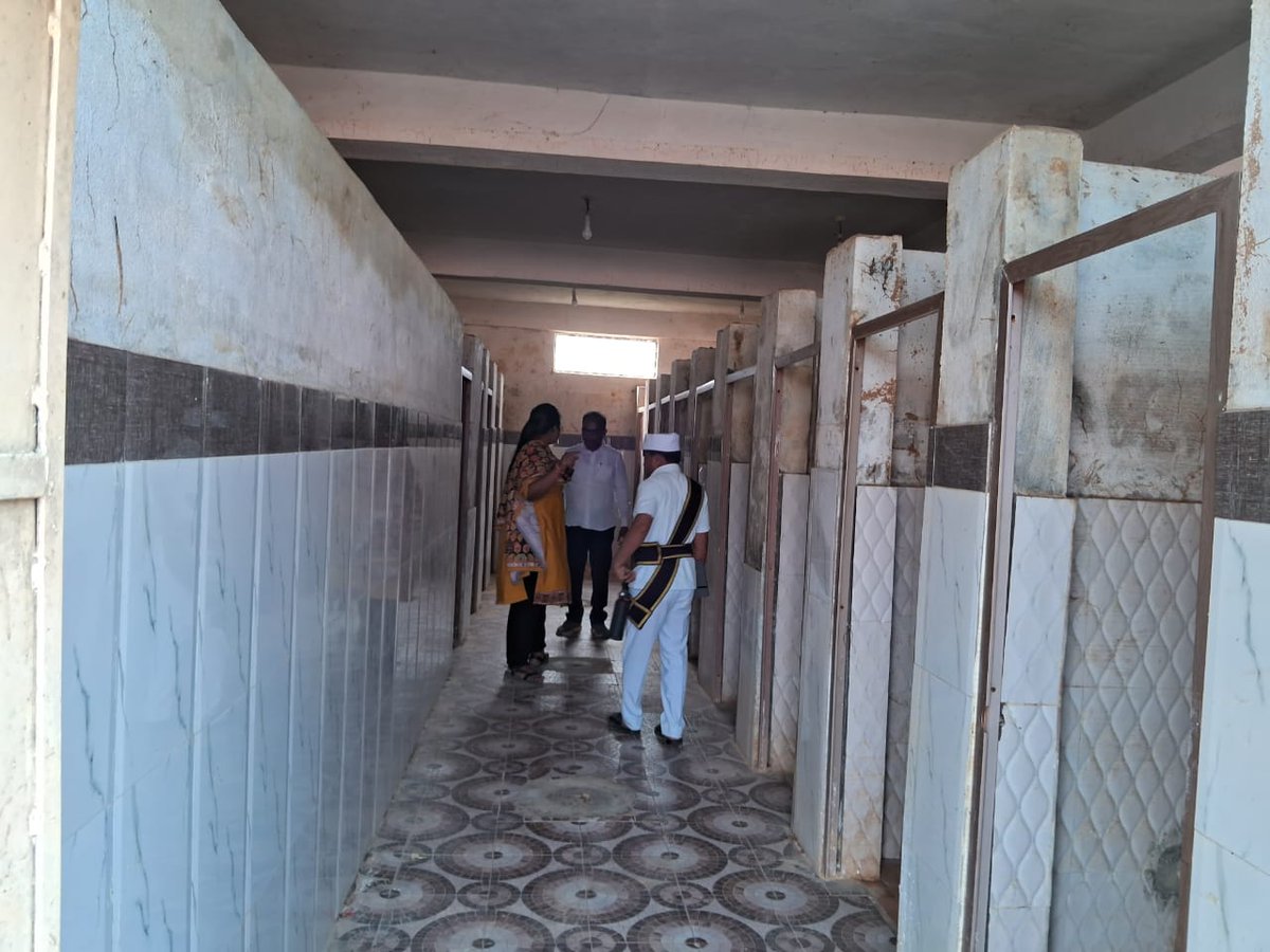 aclbmulugu's tweet photo. Inspection of #CommunityToilets, #BathingGhats and #Sanitation at Medara, SS Tadvai Mandal.
#SammakkaSaralammaJathara2024
#BiggestTribalFest
@CollectorMulugu
@cprrd_ts
@TelanganaCMO
@seethakkaMLA
@revanth_anumula https://t.co/IQfdNCz7uw