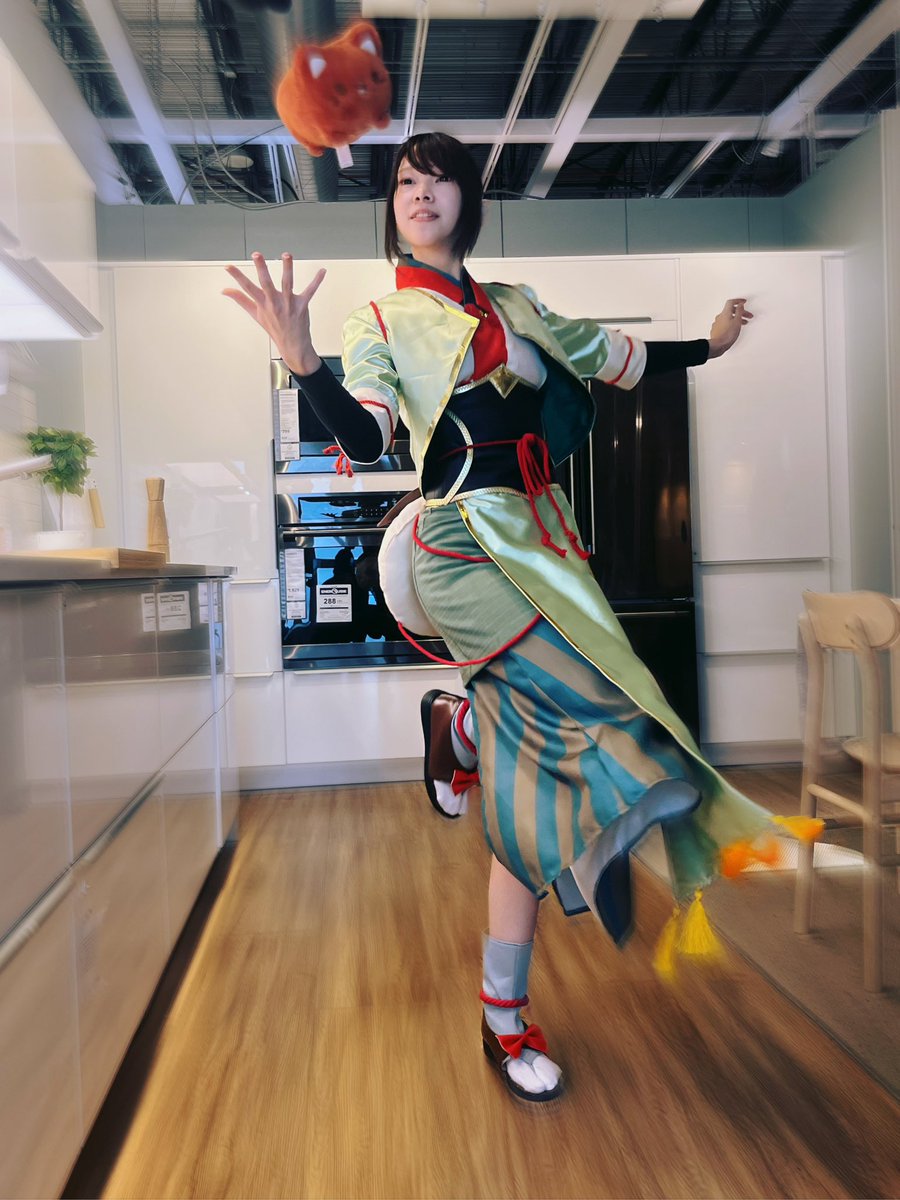binyakou's tweet photo. Was a bit disappointed that the ikea 50¢ glizzy deal was gone because but I was already committed to taking pictures in my Yomogi The Chef cosplay at ikea WITH THE GLIZZYS ALAS 50¢ GLIZZY 😭 https://t.co/FuIBw10mnz
