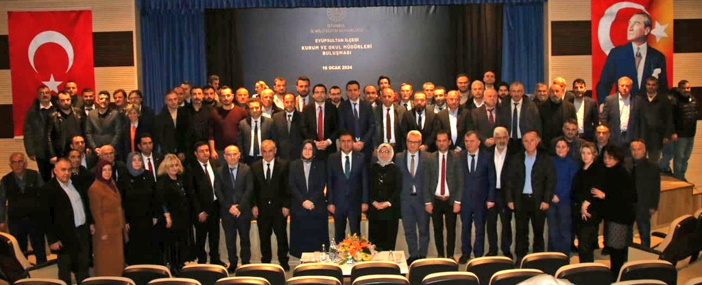 istanbulilmem's tweet photo. ✨İl Millî Eğitim Müdürümüz Doç. Dr. Murat Mücahit Yentür'ün başkanlığında gerçekleşen "Okul ve Kurum Müdürleri Buluşmaları"nın yirmi dördüncüsü Eyüpsultan ilçemizde yapıldı.

@tcmeb @Yusuf__Tekin
@MucahitYentur https://t.co/ASwJ1ZGZfe